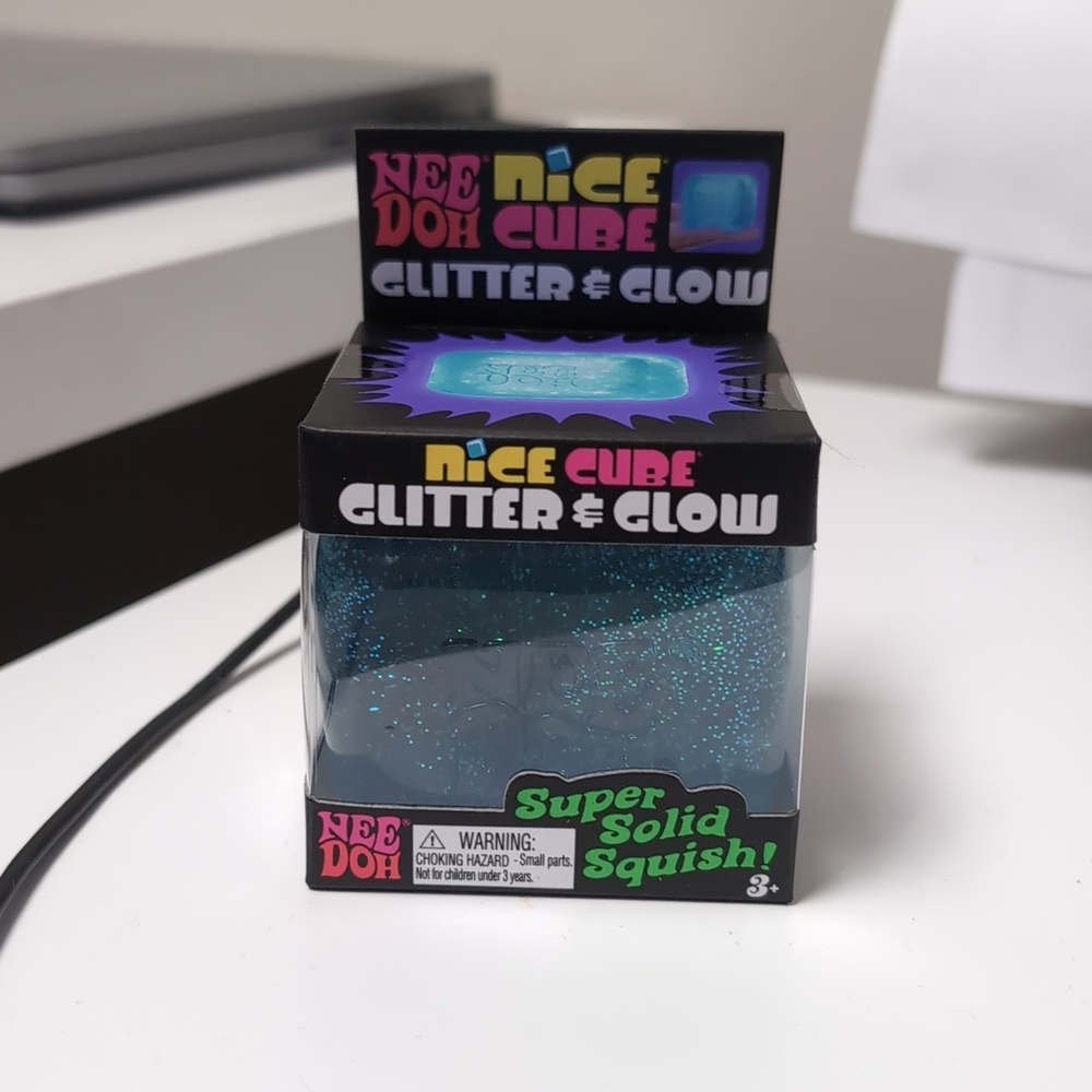 Needoh Cube Glitter & Glow Blue Super Solid Squish
